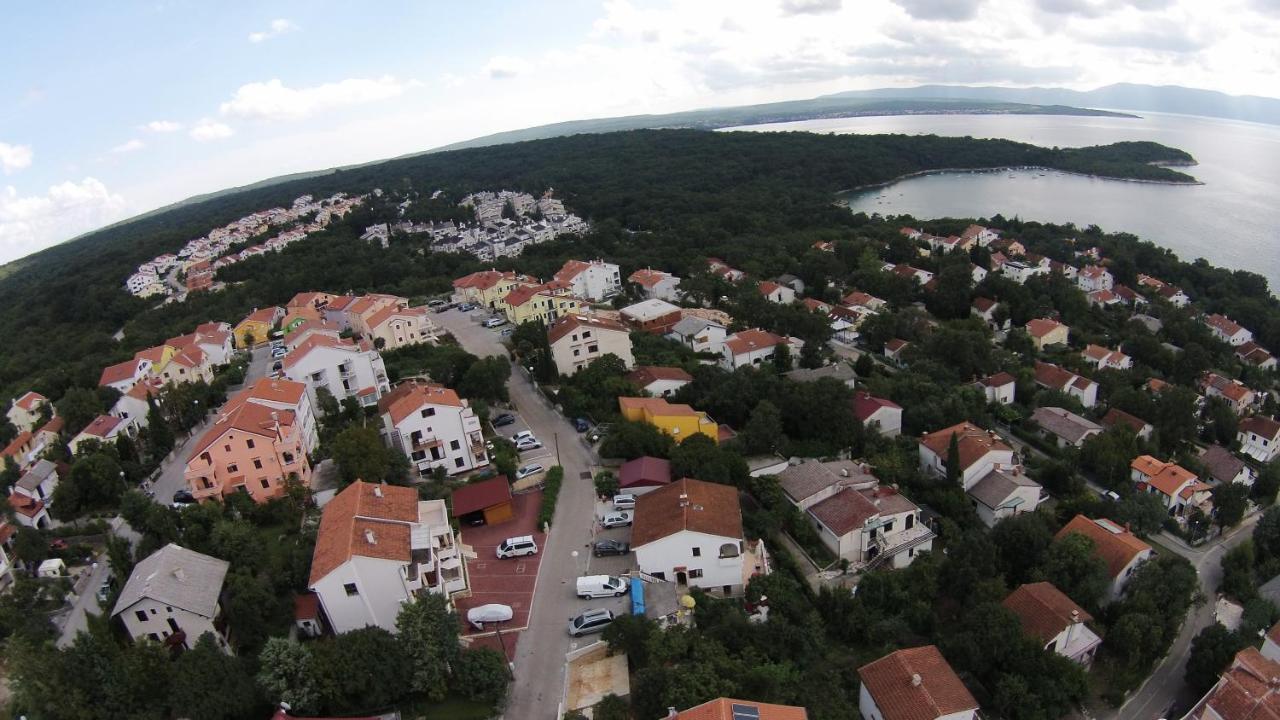 Apartments Sudic Njivice Exterior foto